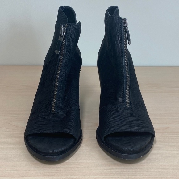 Eileen Fisher Black Textured Leather Open Toe Heeled Boots with Zipper Detail - Picture 1 of 2